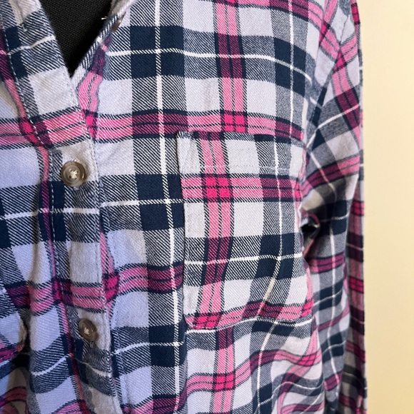 Universal Thread Plaid Button-Up Shirt - Picture 4 of 5